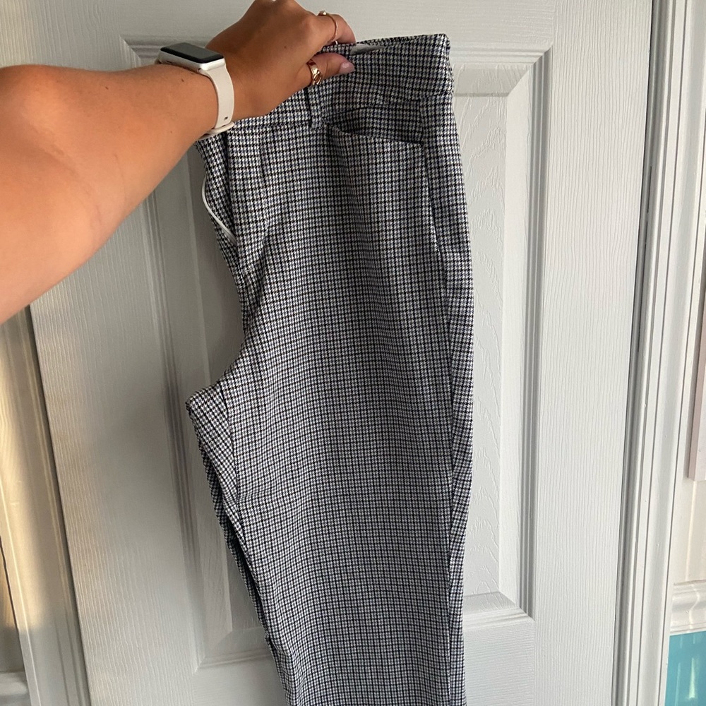 Blue and black pattern pants | mid length | stretchy material